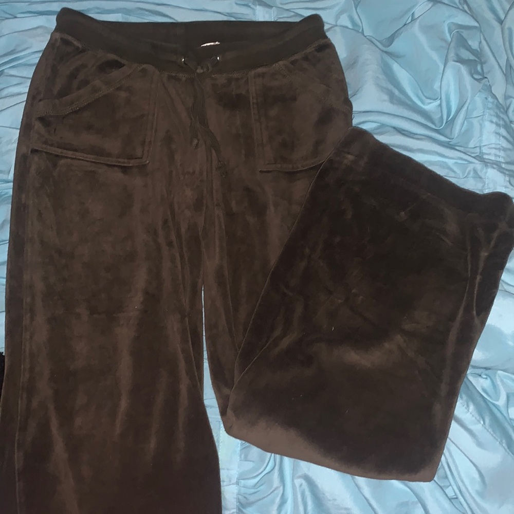 Velour dark green lowrise/mid-rise bootcut yoga pants
